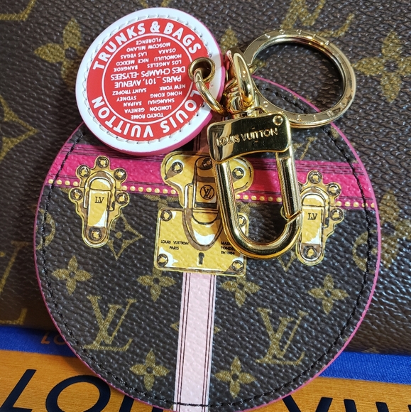 Louis Vuitton Summer Trunks Bag & Key Charm NWOT - Picture 8 of 8